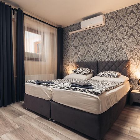 Vegvari Hotel Eger Bagian luar foto