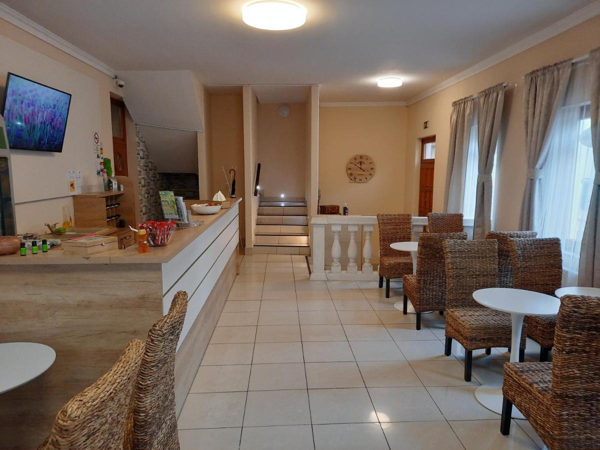 Vegvari Hotel Eger Bagian luar foto