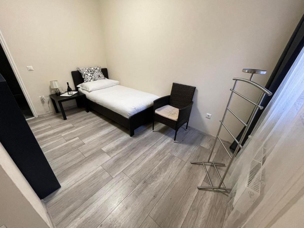 Vegvari Hotel Eger Bagian luar foto