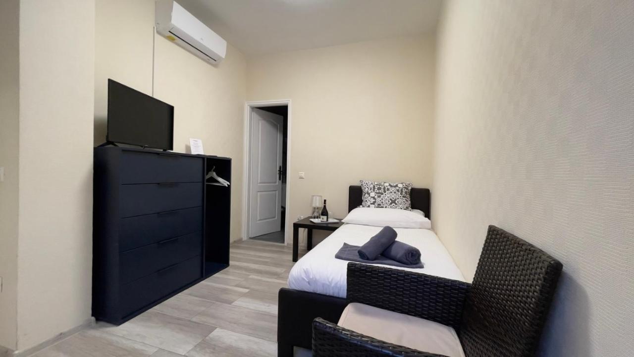 Vegvari Hotel Eger Bagian luar foto